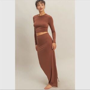 CHESNUT LS Crop Top and Maxi Skirt Set